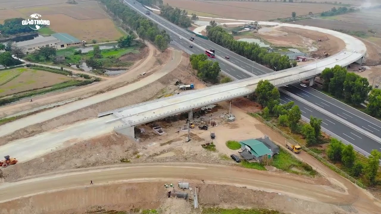 Có 53 kiến nghị từ các địa phương muốn hoàn thiện các nút giao cao tốc với nhu cầu khoảng 33.029 tỷ đồng; 81 kiến nghị đầu tư tuyến kết nối với nhu cầu khoảng 141.514 tỷ đồng.