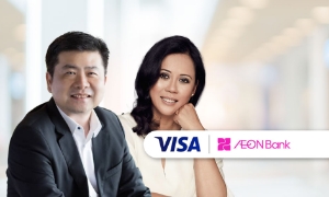 Bà Raja Teh Maimunah, Giám đốc điều hành của Ngân hàng AEON và ông Ng Kong Boon, Giám đốc Quốc gia Visa tại Malaysia
