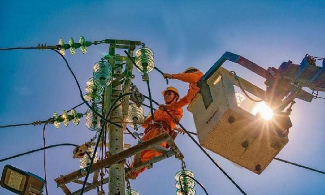 Nhu cầu điện tiếp tục tăng cao trong những ngày nắng nóng.