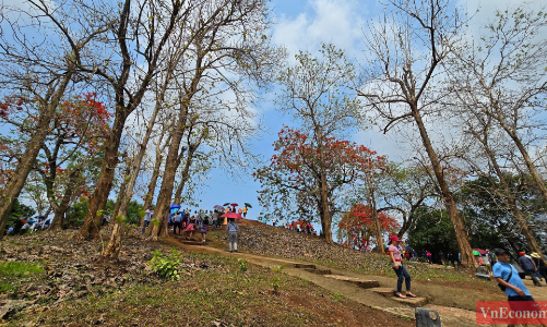 Điện Biên đón gần nửa triệu khách trong tuần lễ kỷ niệm chiến thắng lịch sử
