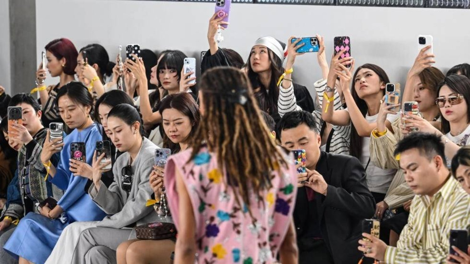 C&aacute;c kh&aacute;ch h&agrave;ng ở ph&acirc;n kh&uacute;c h&agrave;ng xa xỉ tại Trung Quốc đ&atilde; trở n&ecirc;n kỹ t&iacute;nh hơn trong việc ti&ecirc;u tiền v&agrave;o đ&acirc;u.