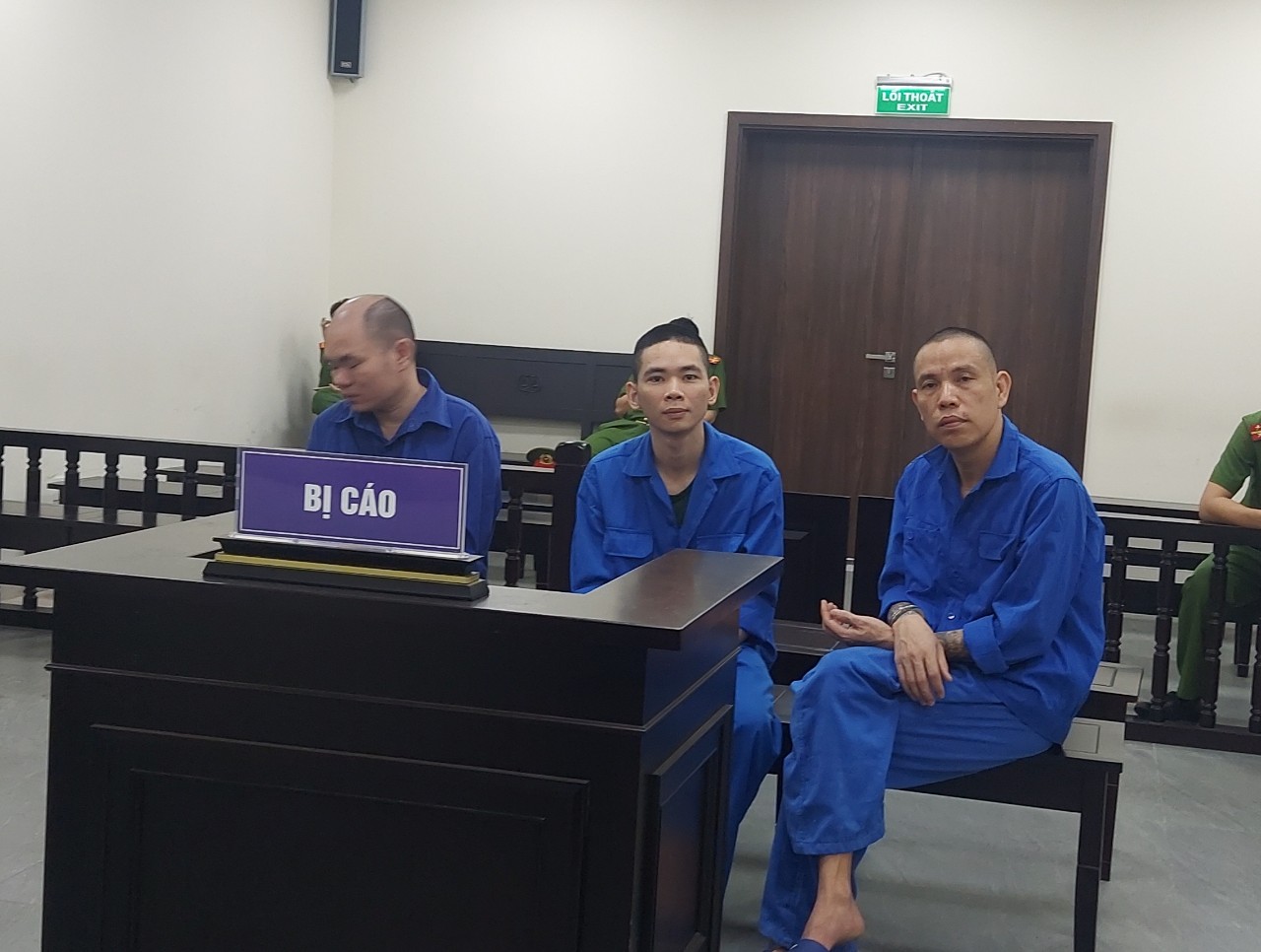Các bị cáo hầu tòa sáng 9/5.