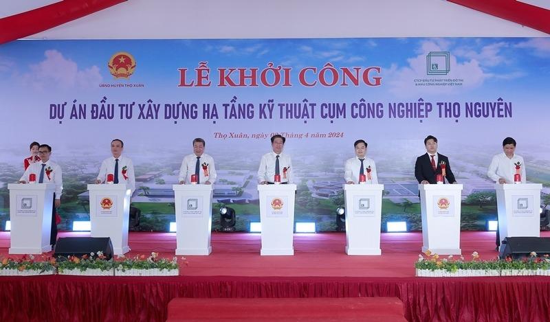 Th&aacute;ng 4 vừa qua,&nbsp;dự &aacute;n đầu tư x&acirc;y dựng hạ tầng kỹ thuật cụm c&ocirc;ng nghiệp Thọ Nguy&ecirc;n (huyện Thọ Xu&acirc;n) đ&atilde; khởi c&ocirc;ng