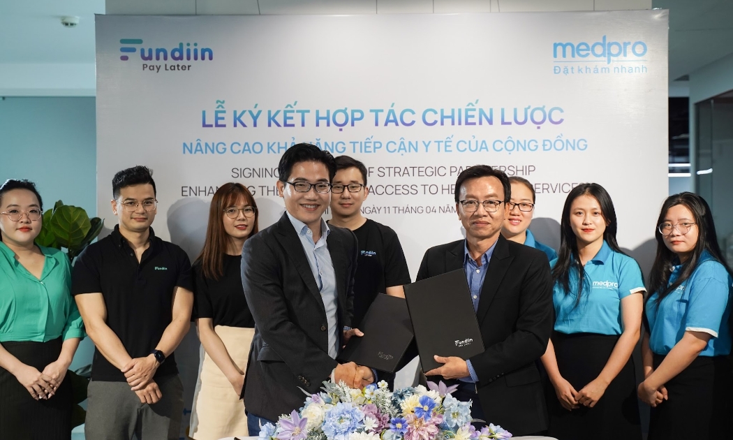 Các đại điện của Fundiin và Medpro tại lễ ký kết.