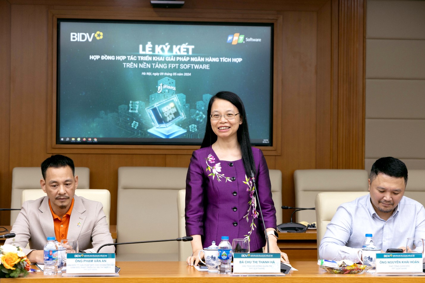 B&agrave; Chu Thị Thanh H&agrave;- Chủ tịch FPT Software ph&aacute;t biểu tại sự kiện. (ảnh FPT Software).