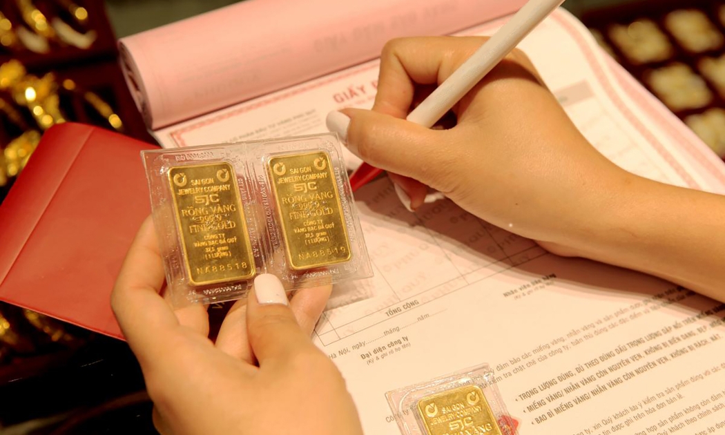 Việc xuất hóa đơn mua bán vàng miếng sẽ bị siết chặt - Hình minh họa.