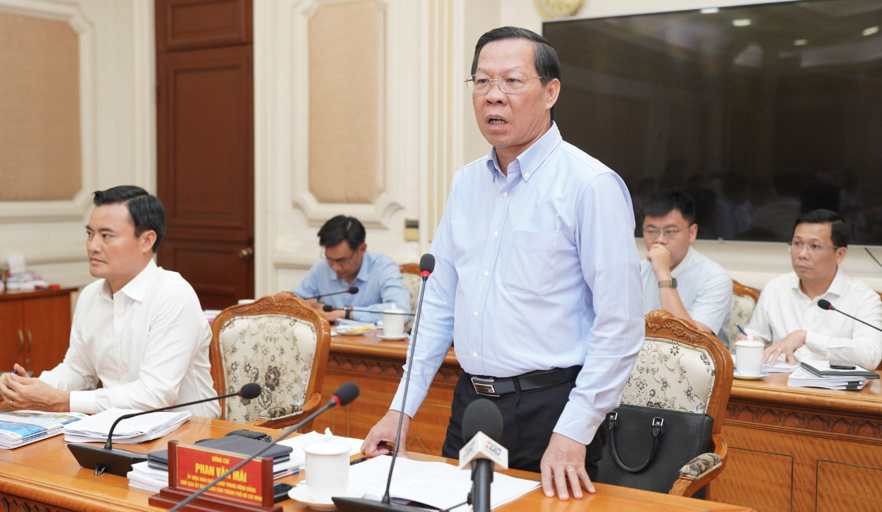 Ông Phan Văn Mãi, Chủ tịch UBND TP.HCM: 