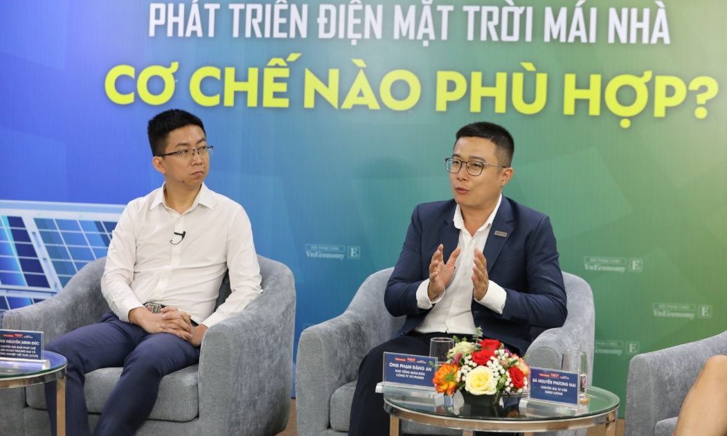 Tọa đàm trực tuyến với chủ đề: “Phát triển điện mặt trời mái nhà: Cơ chế nào phù hợp” do Tạp chí Kinh tế Việt Nam/VnEconomy tổ chức ngày 10/5/2024. Ảnh: Việt Dũng.