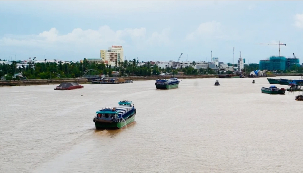 Kênh Mương Khai - Đốc Phủ Hiền đi qua Đồng Tháp kết nối sông Tiền và sông Hậu. Ảnh: Viết Long.