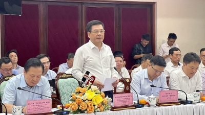 Vietnam's Landmark LNG Project Stalls Over Land Dispute