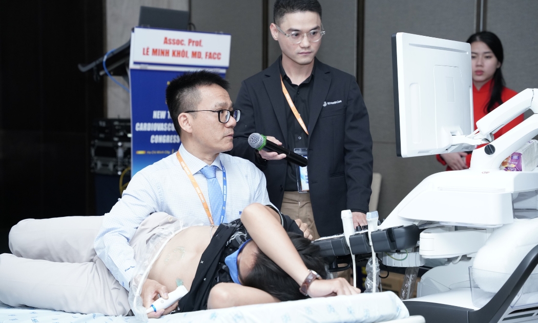Phiên thực hành siêu âm đánh dấu mô cơ tim tại Hội nghị khoa học “Xu hướng mới trong điều trị bệnh tim mạch năm 2024”. Ảnh: BV ĐHYD TP.HCM