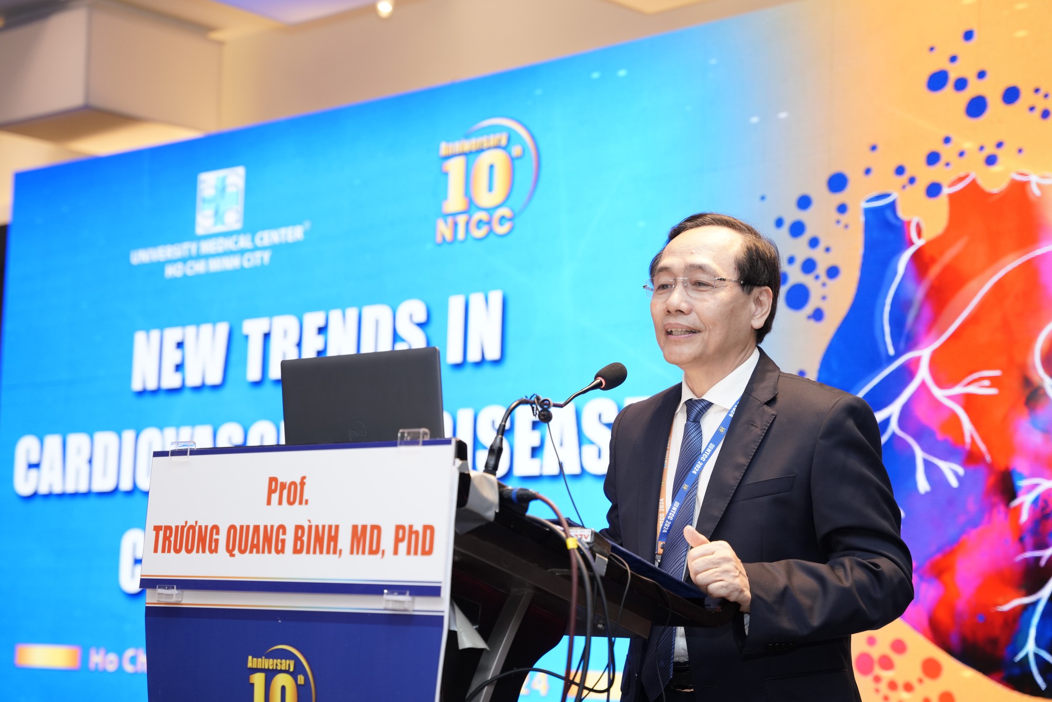GS TS BS. Trương Quang Bình phát biểu tại Hội nghị.