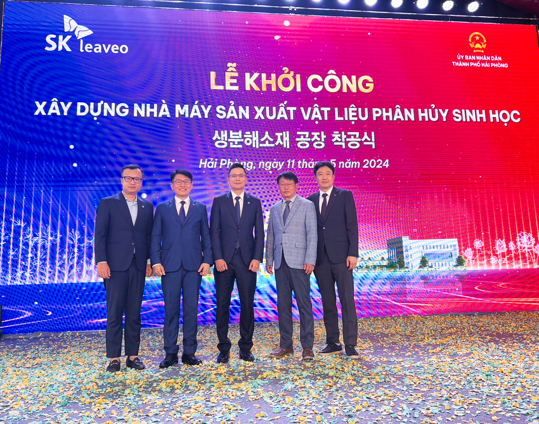 Ban lãnh đạo An Phát Holdings và tập đoàn SKC tại Lễ khởi công.