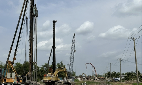 Doanh nghiệp ngành xây dựng: Tự “bắn chân nhau”, đưa nhau vào bế tắc