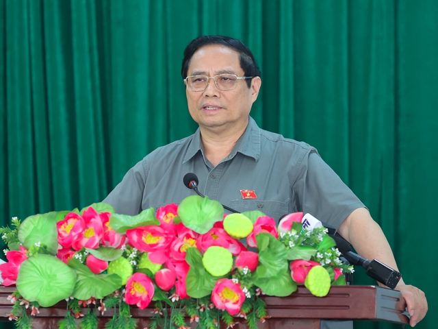 PM Pham Minh Chinh addressing Can Tho constituents. (Photo source: VGP.)