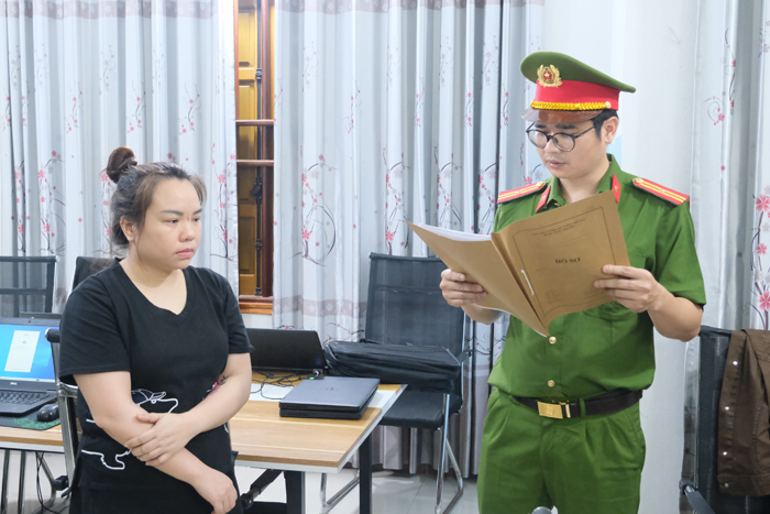 Đối tượng Nguyễn Thị Tuyết Dâng tại Cơ quan điều tra.