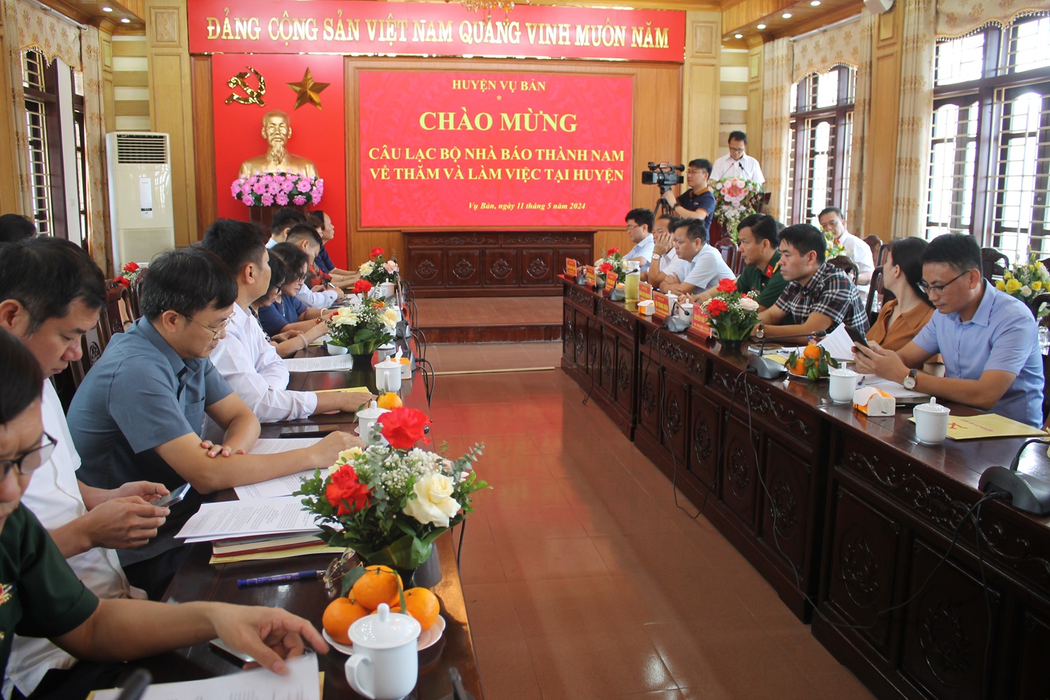 Quang cảnh buổi gặp mặt. Ảnh: Chu Khôi.