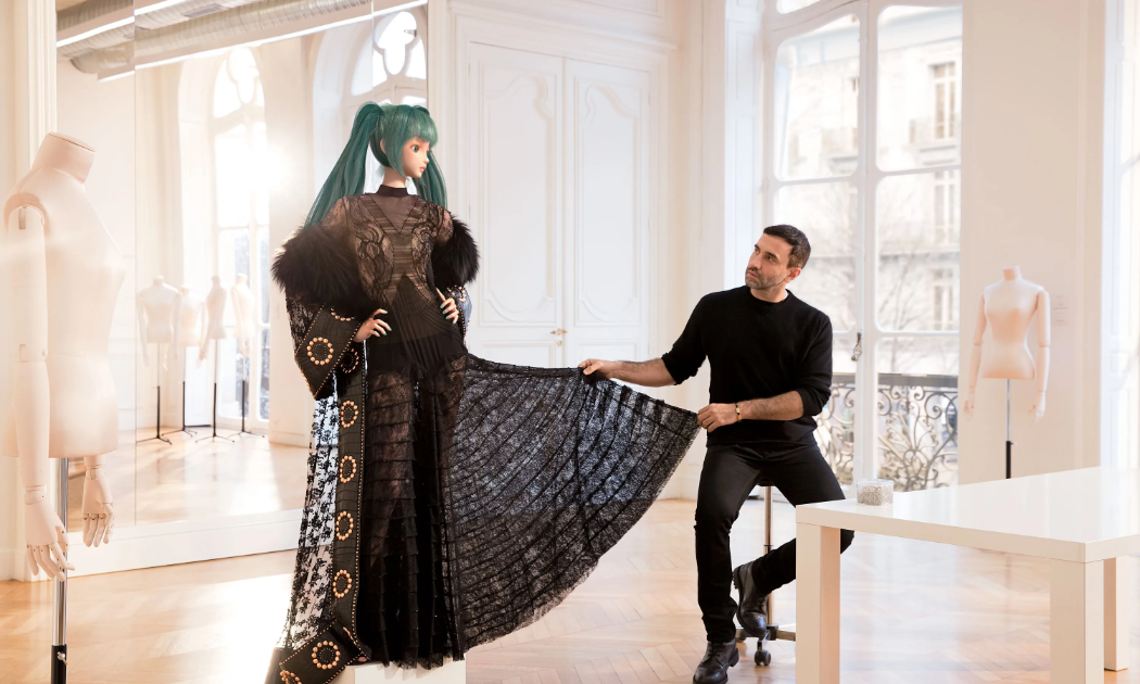Thời điểm Riccardo Tisci còn là giảm đốc sáng tạo được coi là kỷ nguyên vàng của Givenchy. Ảnh: Vogue