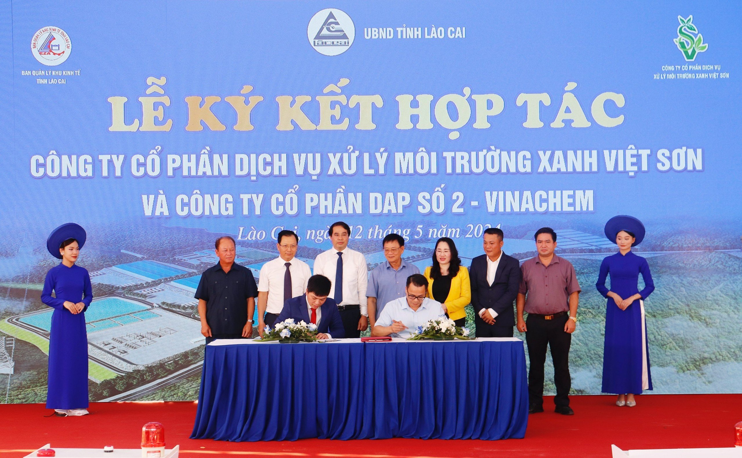 Đại diện Nhà máy xử lý chất thải ký kết hợp tác với các đối tác có nguồn chất thải 