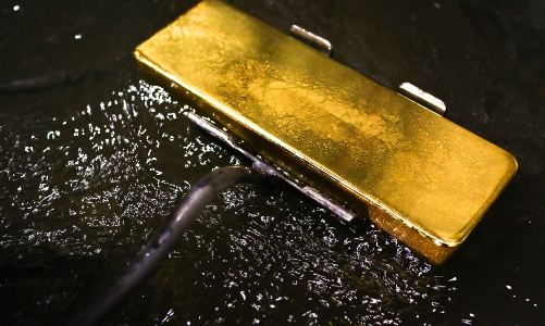 Vàng tụt giá trong lúc đợi số liệu lạm phát Mỹ