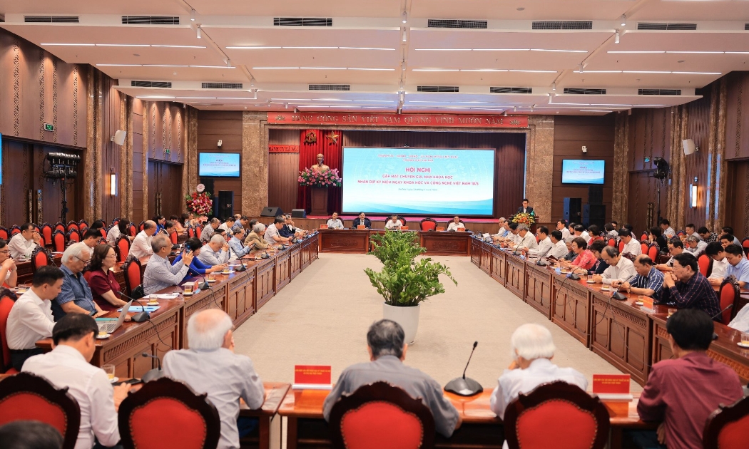 Phó Bí Thư Thành ủy, Chủ tịch UBND Tp.Hà Nội Trần Sỹ Thanh chủ trì Hội nghị gặp gỡ chuyên gia, nhà khoa học nhân kỷ niệm Ngày Khoa học và Công nghệ Việt Nam (18/5).