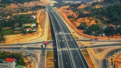 Dak Lak plans to build road connecting expressway 