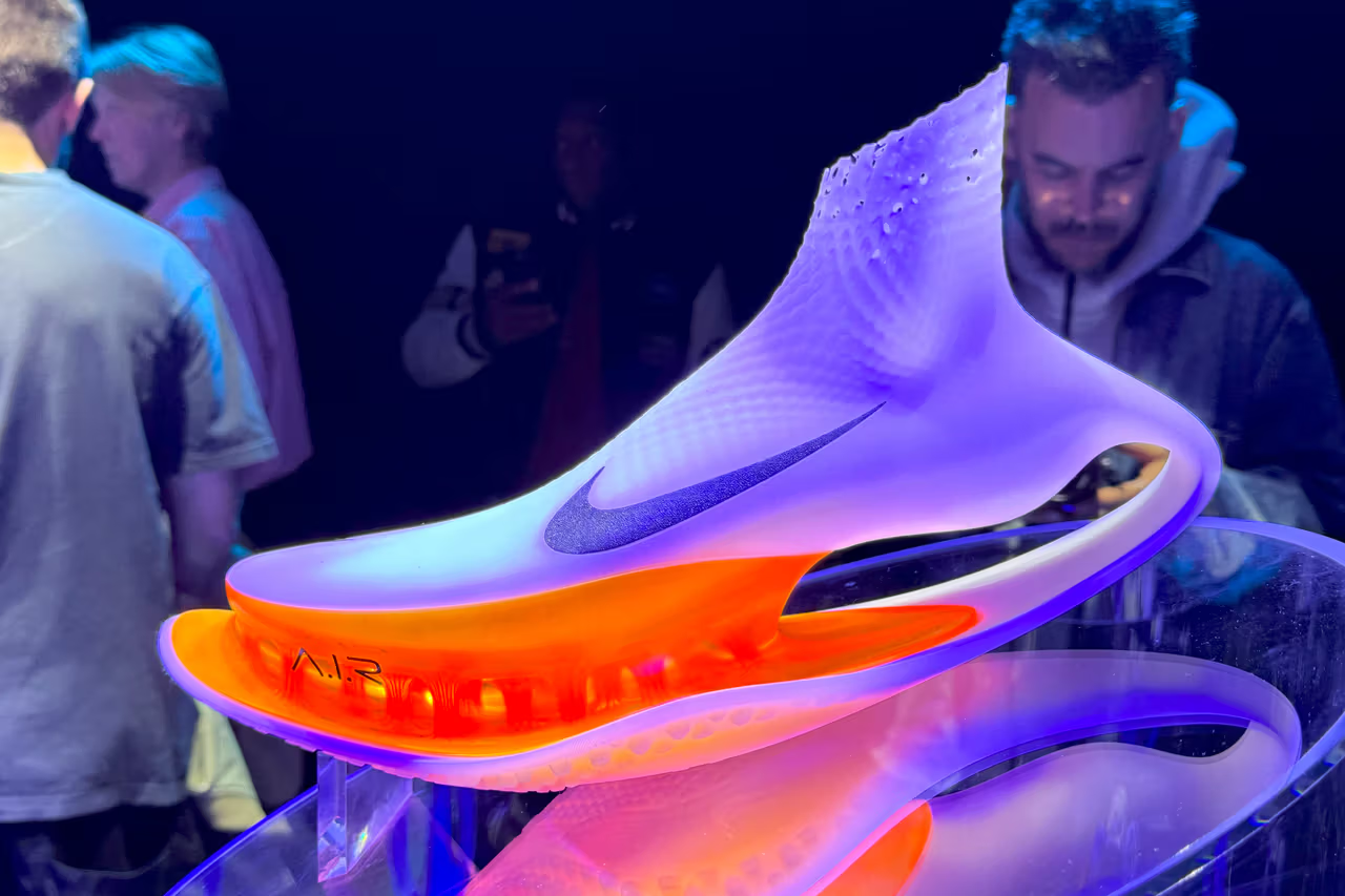 Một mẫu giày thể thao được tạo ra bởi AI của Nike.