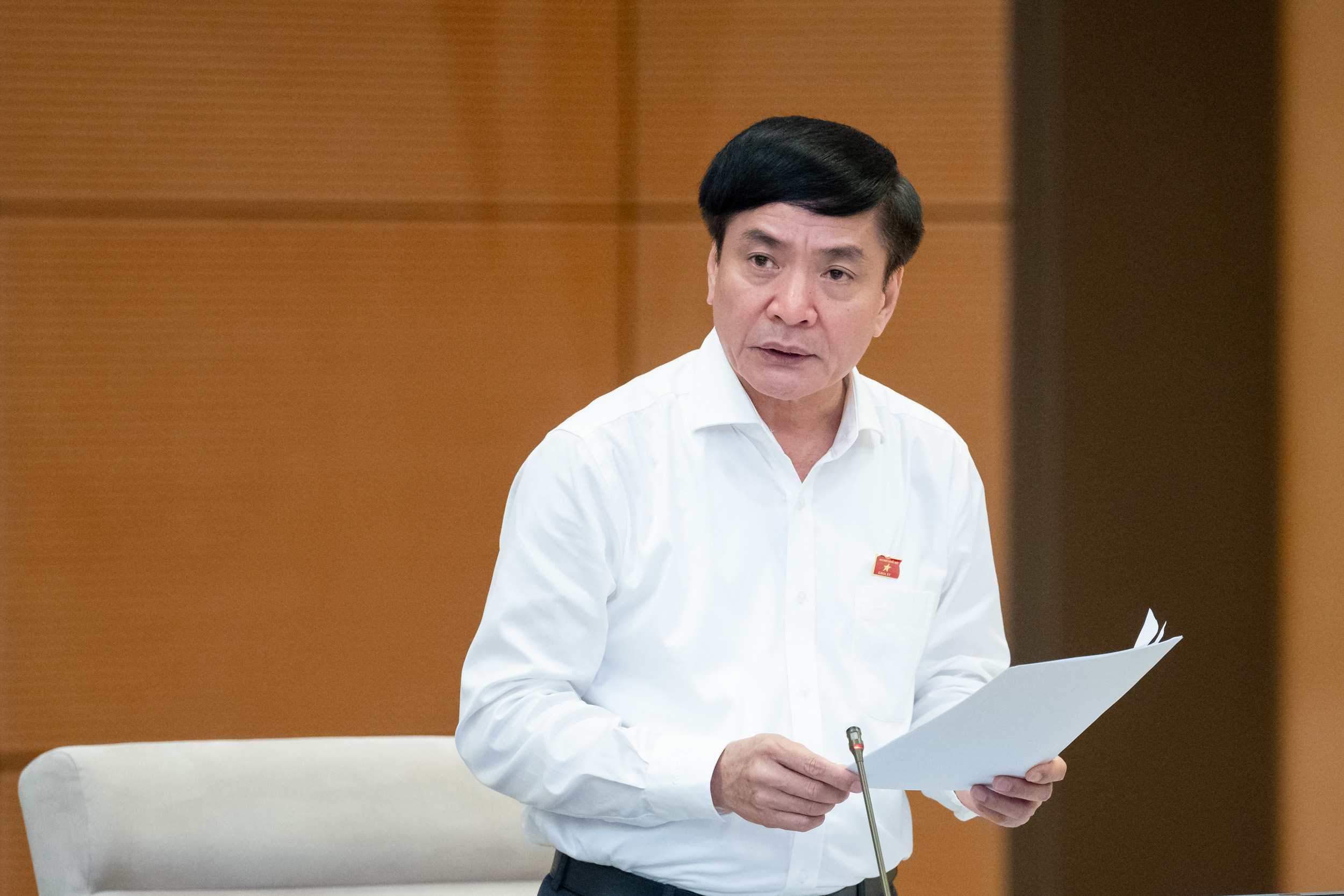 Tổng Thư k&yacute; Quốc hội, Chủ nhiệm Văn ph&ograve;ng Quốc hội B&ugrave;i Văn Cường .