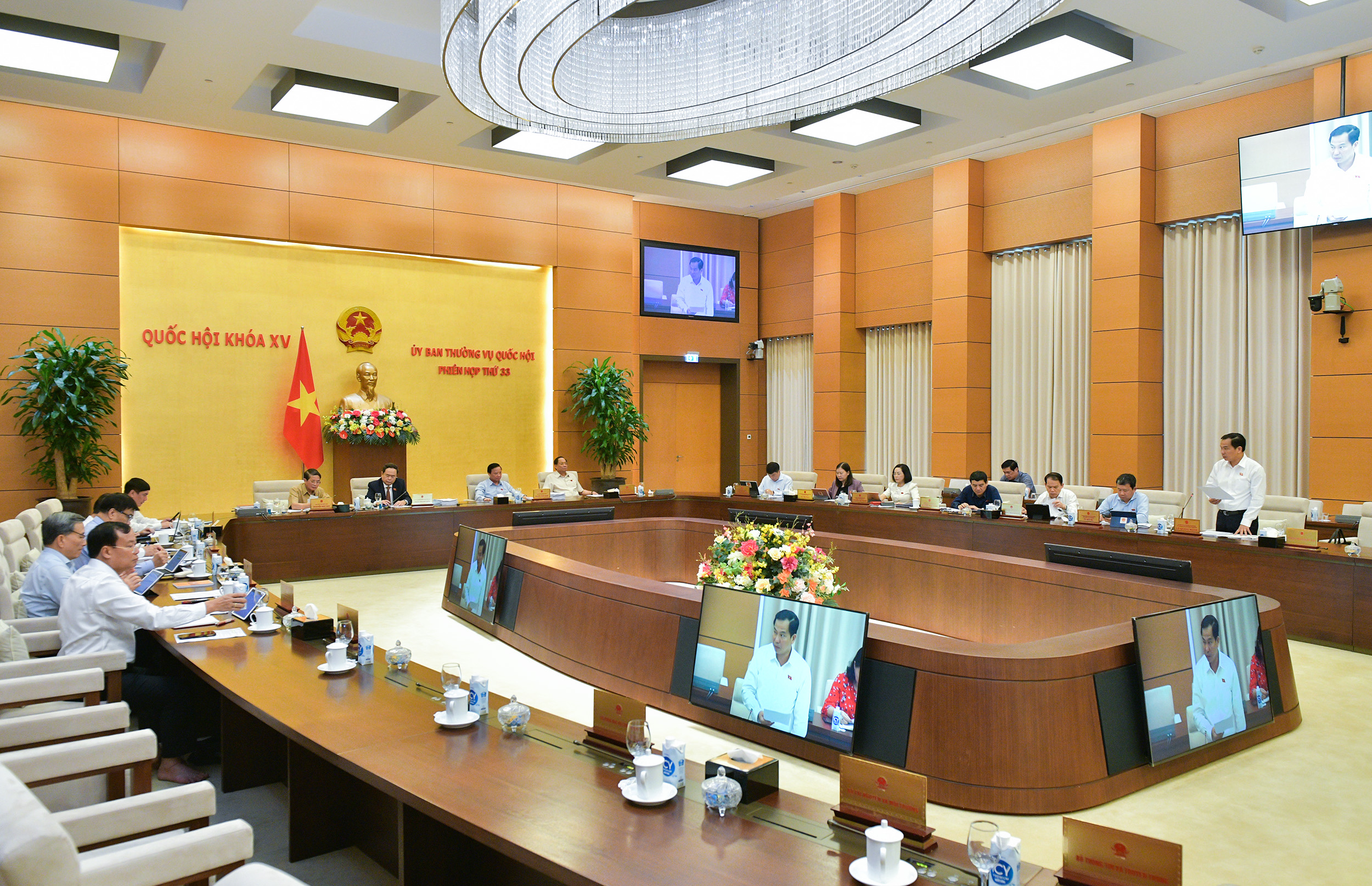 Quanh cảnh phi&ecirc;n họp - Ảnh: Quochoi.vn