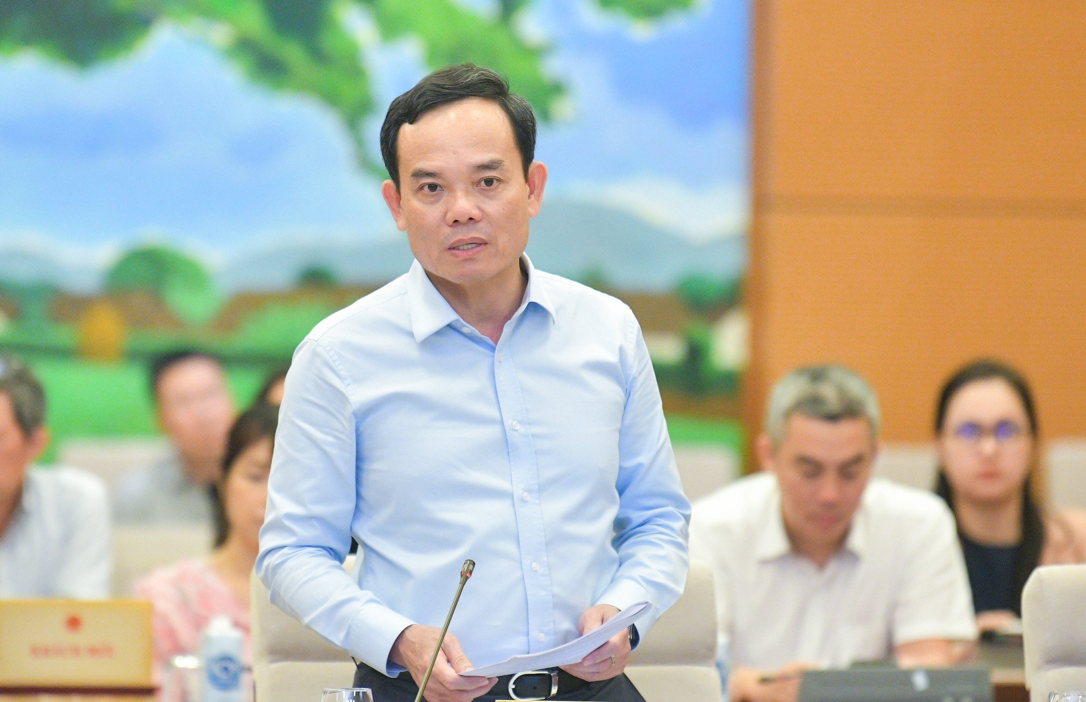  Phó Thủ tướng Chính phủ Trần Lưu Quang phát biểu tại phiên họp - Ảnh: Quochoi.vn