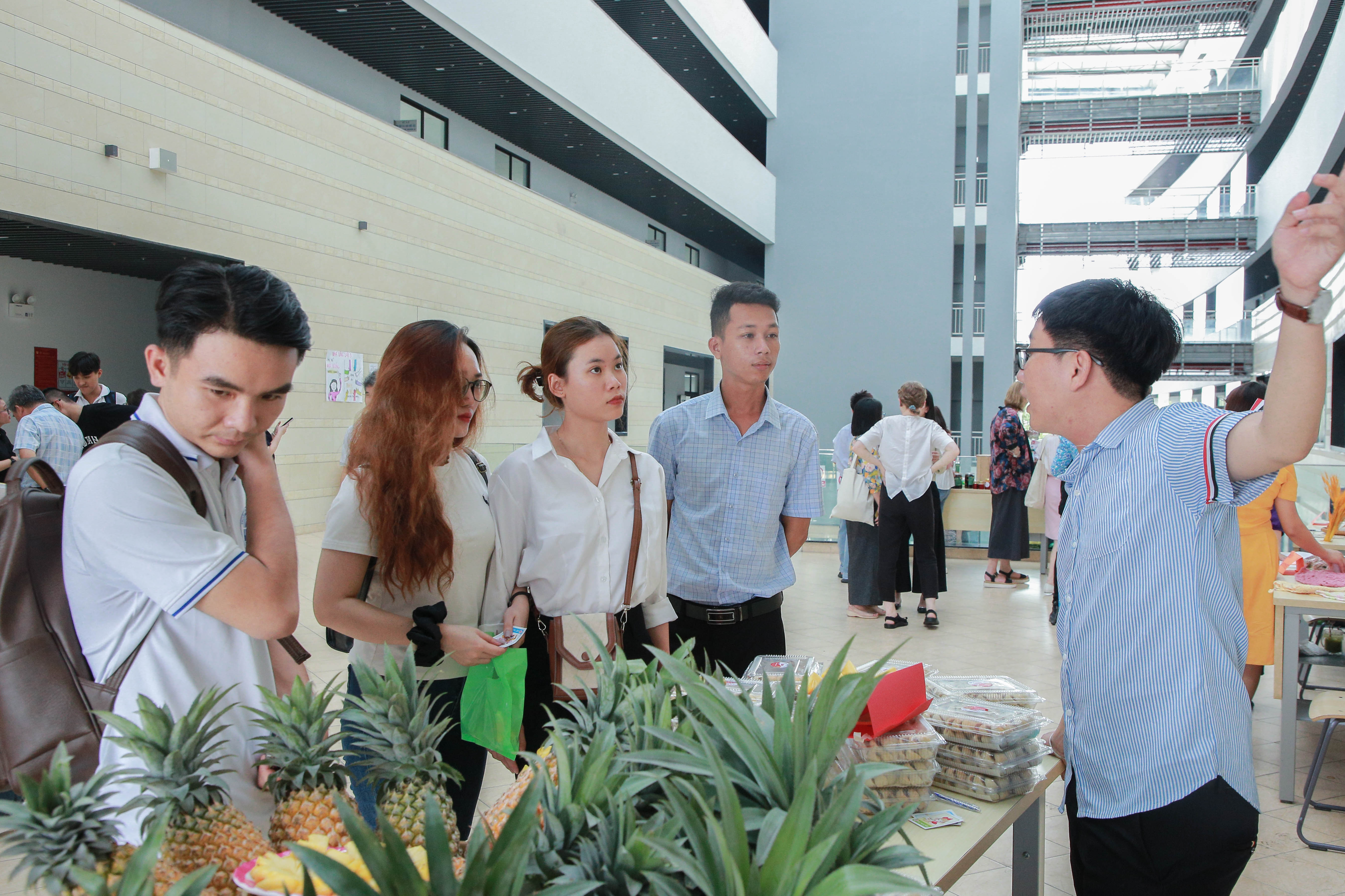 Giới thiệu về cơ hội việc l&agrave;m xanh cho c&aacute;c bạn trẻ.