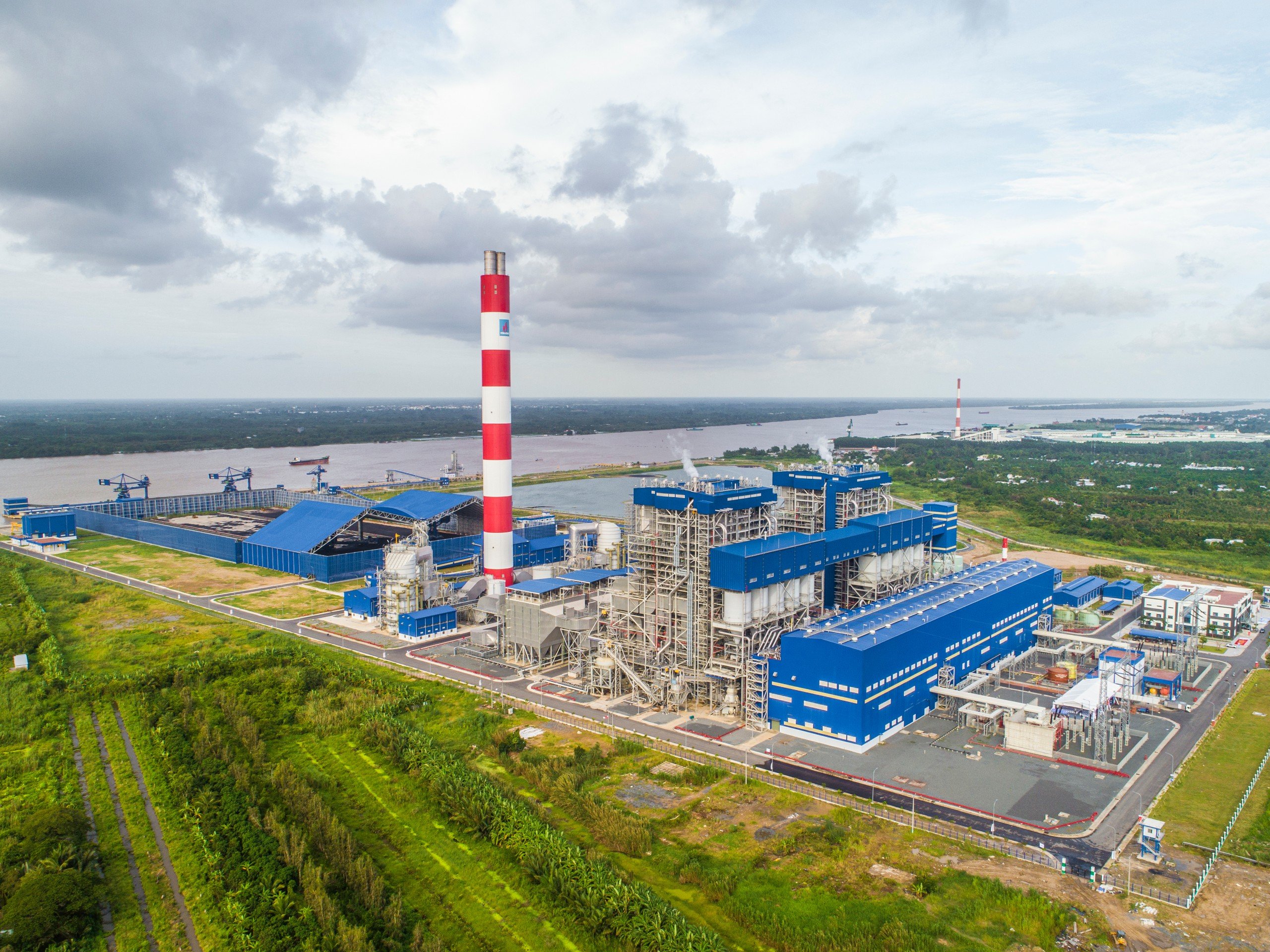 Các nhà máy điện của Petrovietnam vận hành ổn định, đạt độ khả dụng cao, đảm bảo cung ứng điện trong cao điểm nắng nóng.