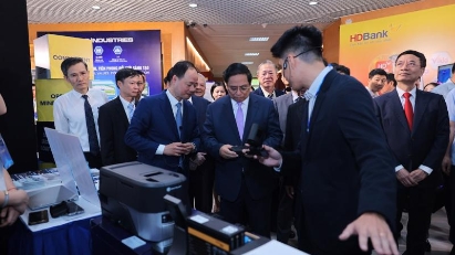 PM: science-technology important driving force for economic growth