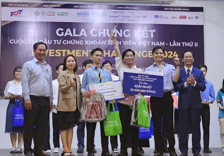 Đội thi DAP đến từ Trường đại học Ngân hàng TP.HCM trở thành quán quân IC 2024. 