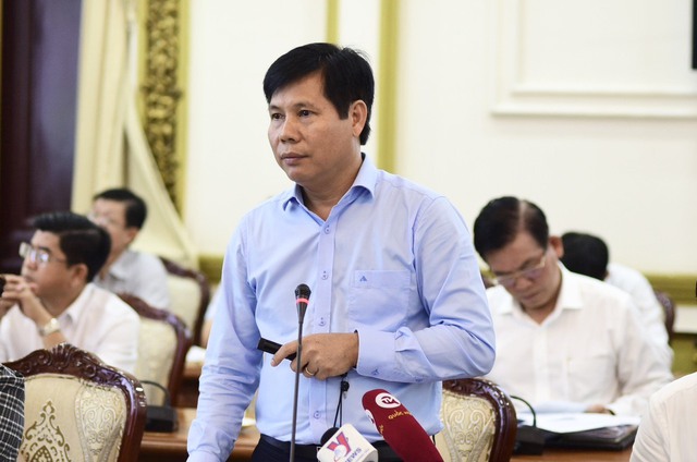 Ông Phan Công Bằng, Phó Giám đốc Sở Giao thông Vận tải TP.HCM trình bày báo cáo về dự án Vành đai 3 TP.HCM - Ảnh: VGP/Vũ Phong.