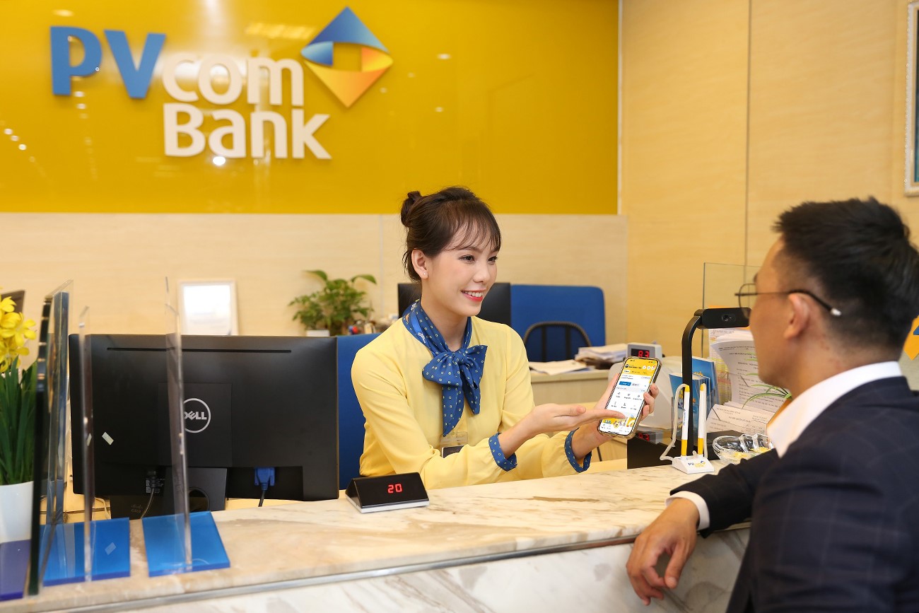 Nhiều ngân hàng chủ động hoàn thiện nền tảng công nghệ, hỗ trợ khách hàng nhận diện sinh trắc học, đáp ứng yêu cầu của NHNN.