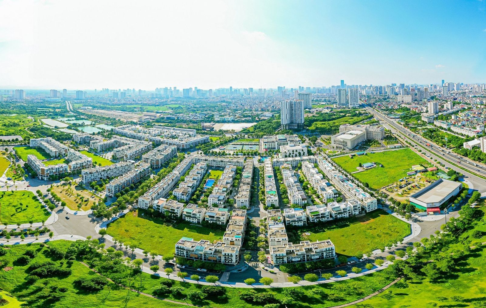 Hệ sinh th&aacute;i xanh l&agrave; đặc quyền của cư d&acirc;n The Manor Central Park.