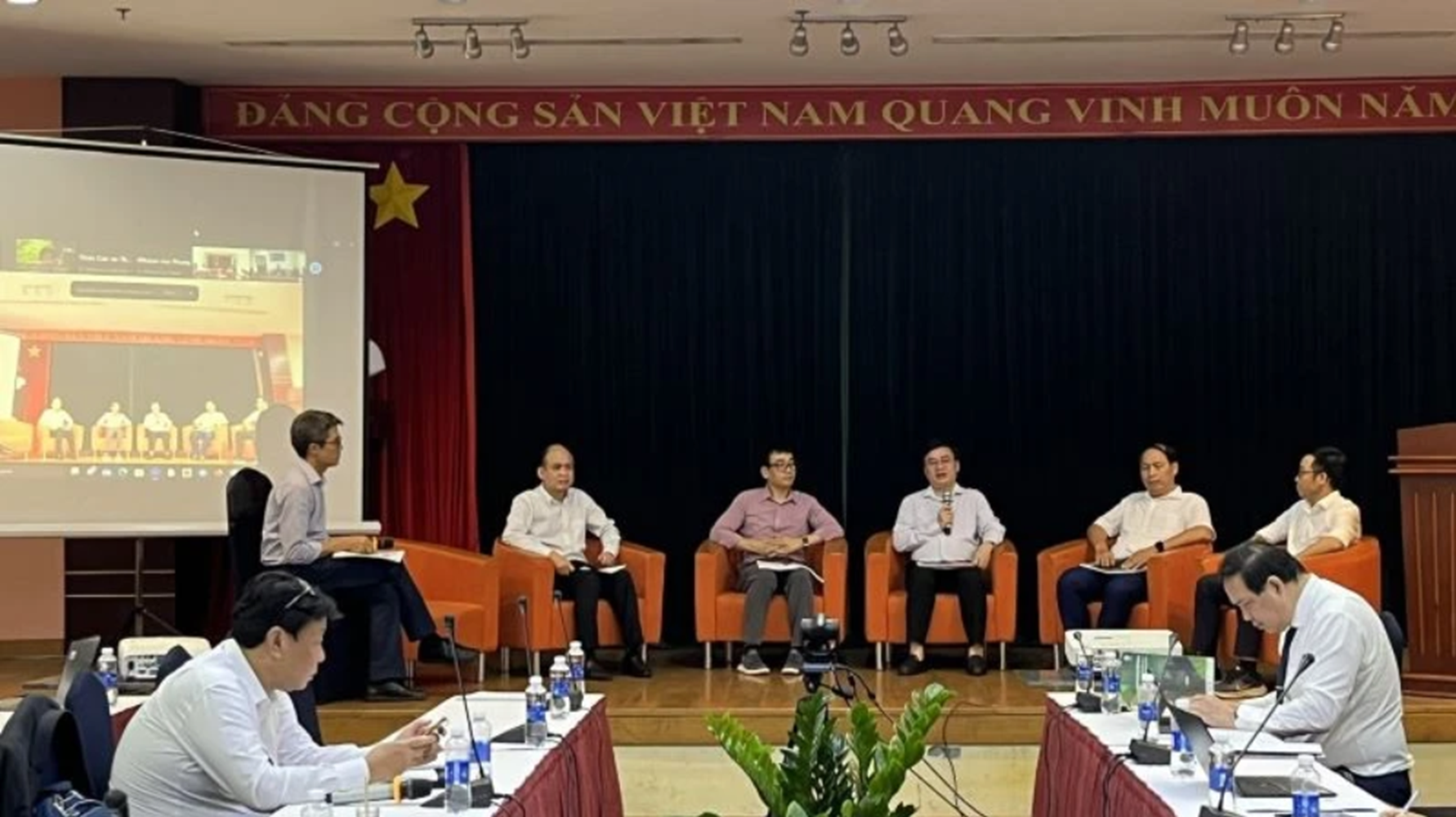 To&agrave;n cảnh hội thảo.