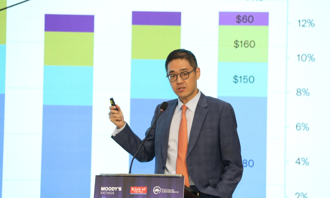 Ông Jeffrey Lee, Giám đốc phụ trách Khu vực châu Á Thái Bình Dương, Moody’s Ratings trình bày tại hội thảo. Ảnh: Việt Dũng.