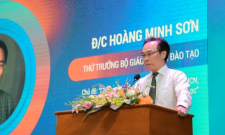 Thứ trưởng Bộ Giáo dục và Đào tạo Hoàng Minh Sơn. Ảnh: VNU.