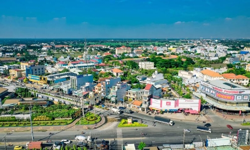 Long An seeks investors for residential-commercial complex