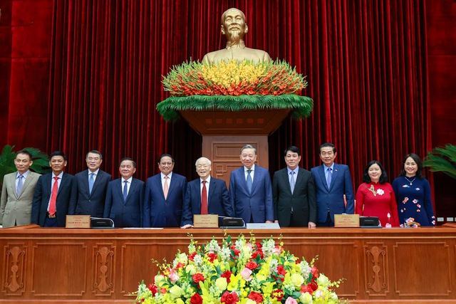 Tổng Bí thư Nguyễn Phú Trọng, Thủ tướng Chính phủ Phạm Minh Chính cùng các đại biểu tham dự Hội nghị. Ảnh: VGP/Nhật Bắc.