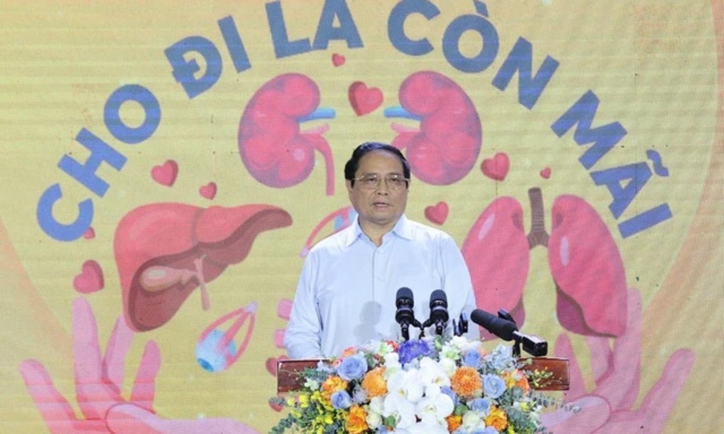 Thủ tướng Chính phủ dự Lễ phát động Chương trình “Đăng ký hiến tặng mô, tạng – Cho đi là còn mãi”, sáng 19/5. Ảnh: Trần Minh.