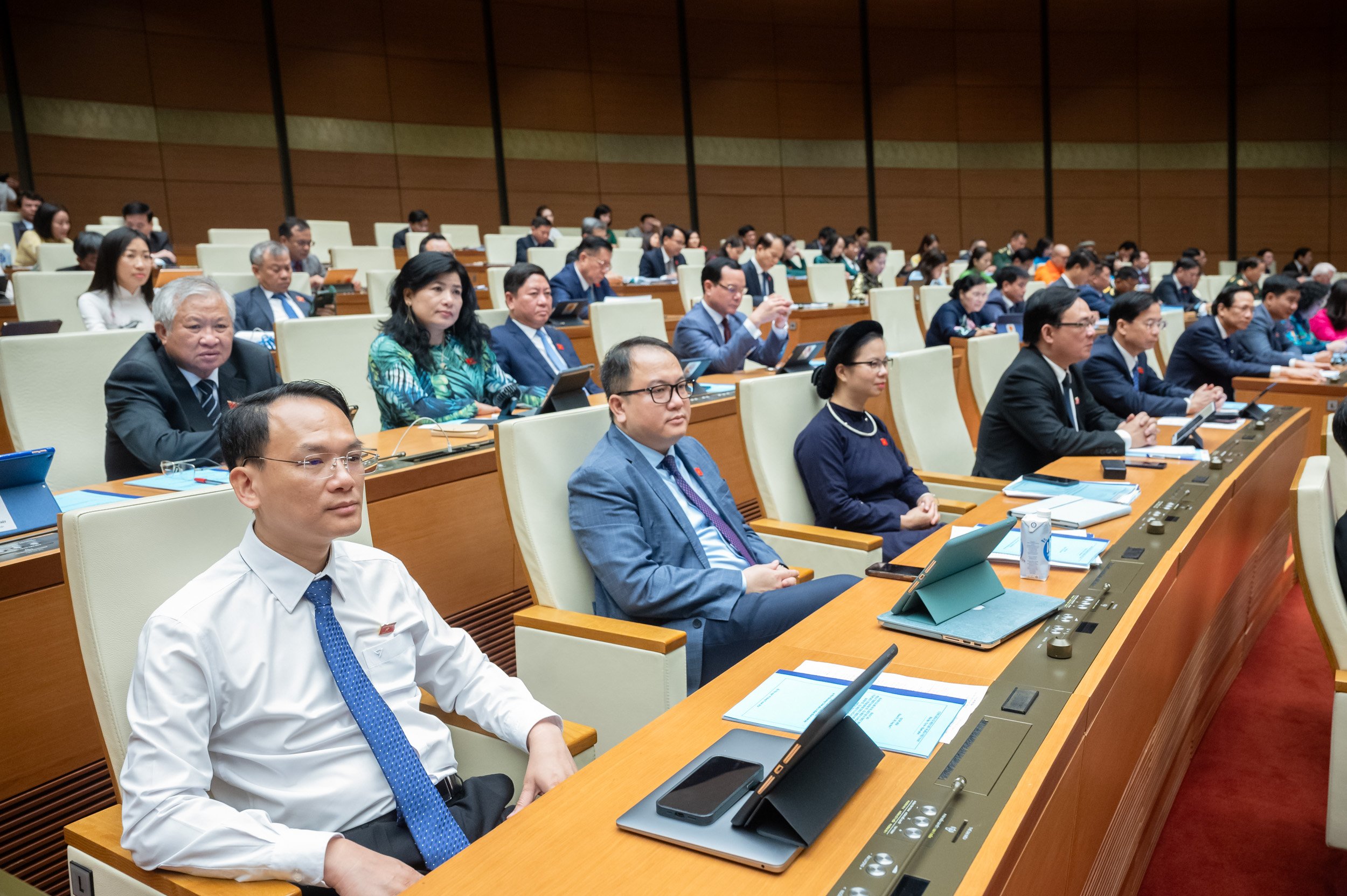 Các đại biểu tham dự phiên họp. Ảnh: Quochoi.vn.