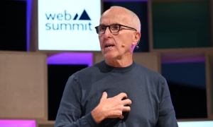 Tỷ phú Frank McCourt tại sự kiện Web Summit 2023 được tổ chức tại Lisbon, Bồ Đào Nha. 