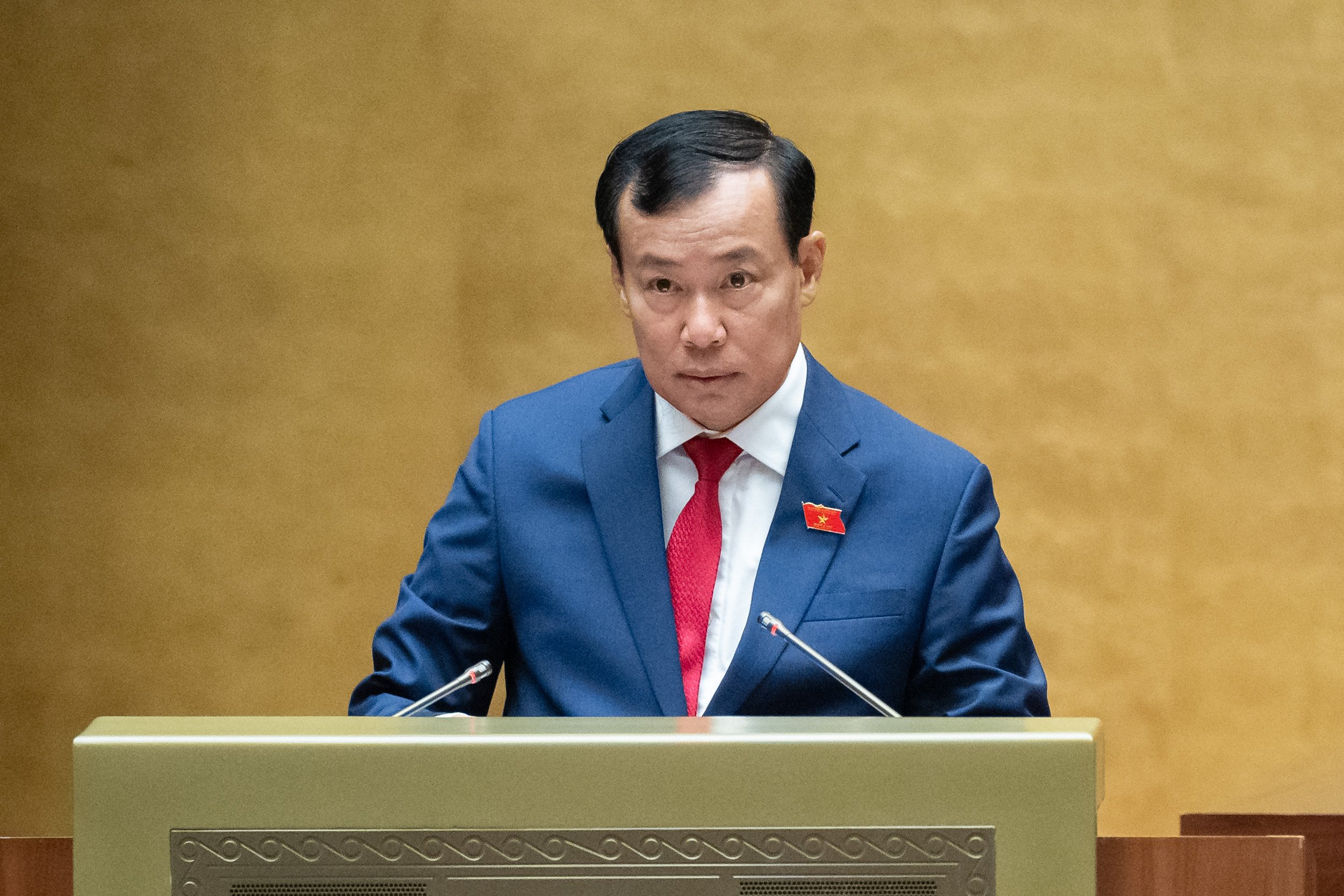Ủy viên Ủy ban Thường vụ Quốc hội, Chủ nhiệm Ủy ban Quốc phòng và An ninh của Quốc hội Lê Tấn Tới, phát biểu tại phiên thảo luận.
