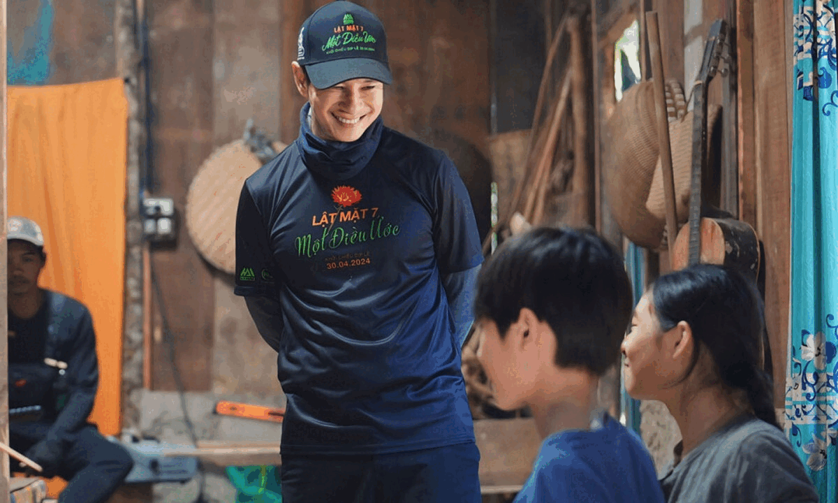 Hai đạo diễn nghìn tỷ của điện ảnh Việt: Trấn Thành và Lý Hải.