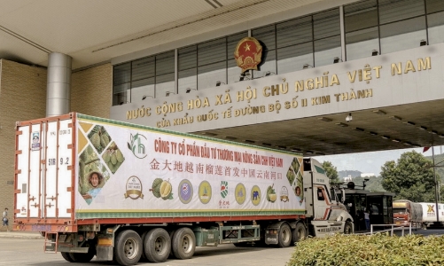 Các cửa khẩu Việt Nam - Trung Quốc kéo dài thời gian làm việc, tạo thuận lợi cho xuất khẩu nông sản 