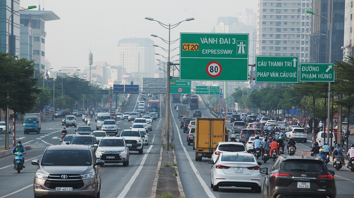 Nhiều đại biểu dành mối quan tâm về quỹ đất dành cho kết cấu hạ tầng giao thông tại các đô thị cũng như sử dụng gầm cầu cạn để trông giữ xe và các hoạt động khác.