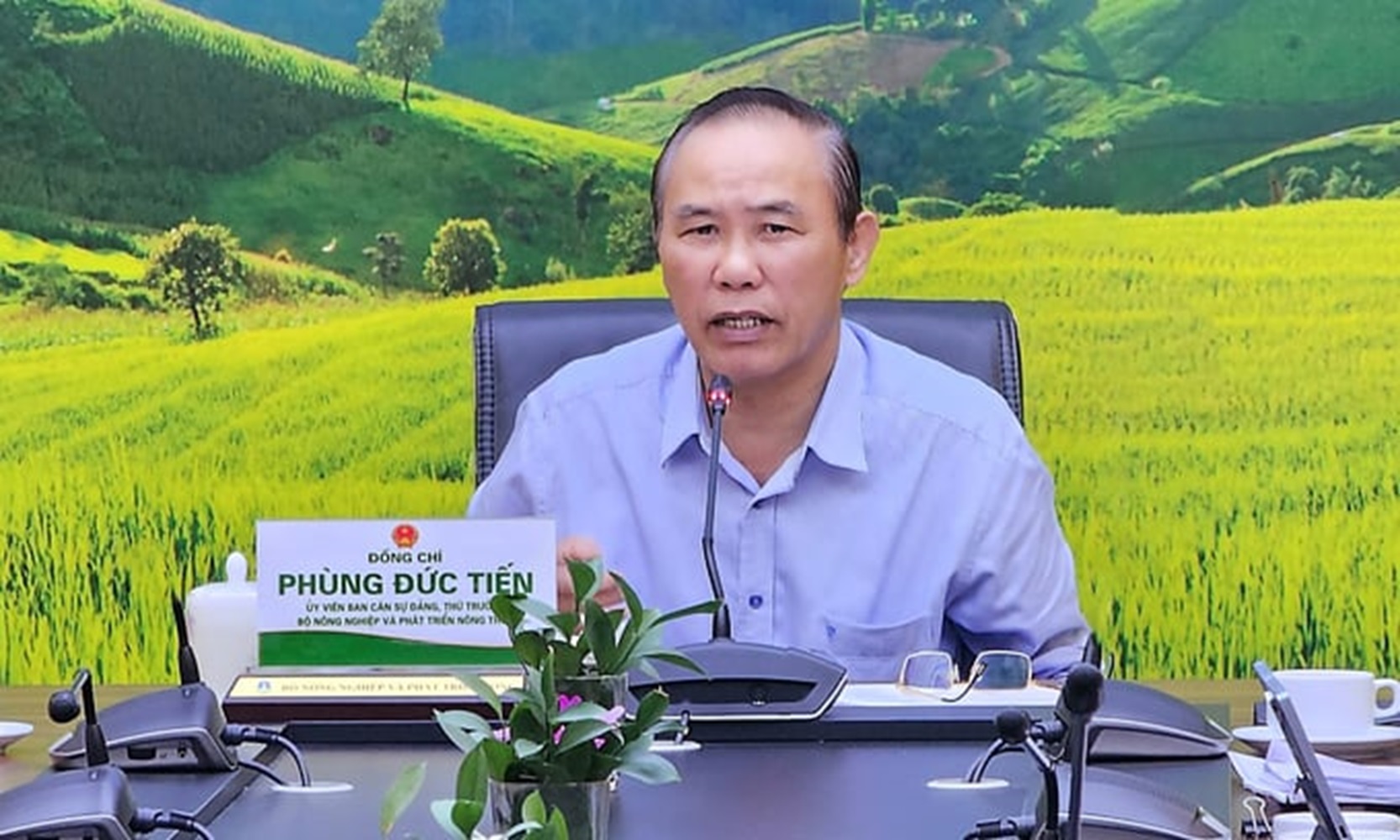 Thứ trưởng Phùng Đức Tiến:  